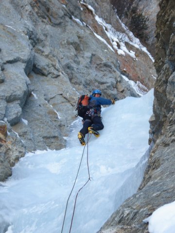 Ascension de la cascade Lillaz Gully, à Cogne