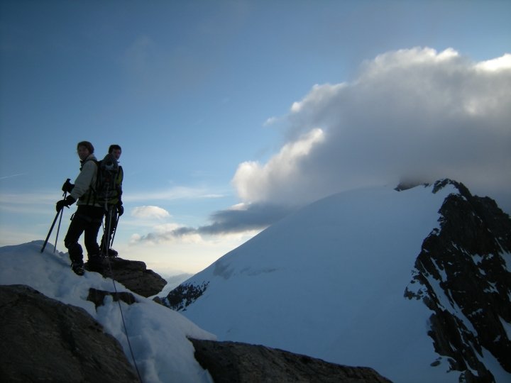 Au sommet de la Bérangère, la vue sur les Dômes de Miage