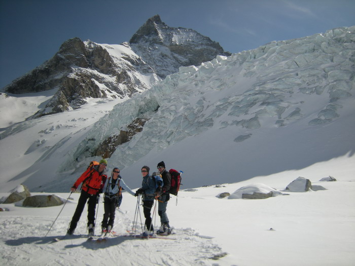 Sur le glacier du Stöckji avant Zermatt et le Cervin
