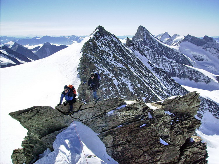 sommet du gross Fiescherhorn Oberland, Sommet du Gross Fiescherhorn