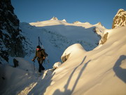 Au sommet du Val d'Arpette, le col des Ecandies pendant Chamonix Zermatt Au sommet du Val d'Arpette, le col des Ecandies pendant Chamonix Zermatt