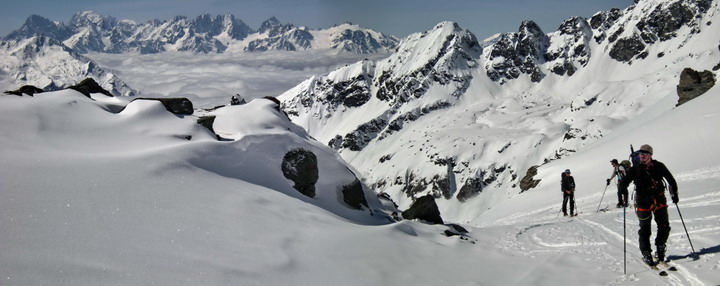 Raid à skis Chamonix Zermatt : montée à la Rosablanche depuis Verbier Raid à skis Chamonix Zermatt : montée à la Rosablanche depuis Verbier