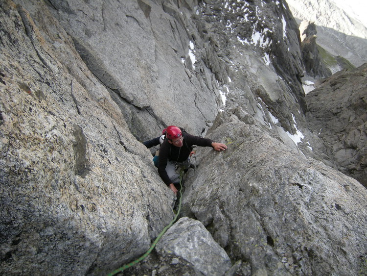 Passage d'escalade en IV+ à l'arête sud du Moine escalade à l'arête sud du Moine