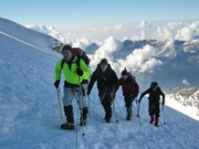 Grand Paradis : l'ascension des pentes finales à 4000 mètres Grand Paradis : l'ascension des pentes finales à 4000 mètres