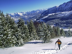 montée paisible en ski de randonnée à la pointe d'Andey (Bornes) initiation au ski de randonnée