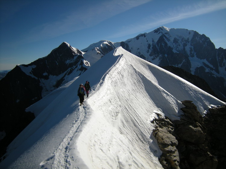 Miages - Bionnassay - Mont-Blanc : traversée des Dômes de Miage Miages - Bionnassay - Mont-Blanc : traversée des Dômes de Miage