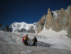 Au pied du Mont-Blanc pendant le stage de préparation Au pied du Mont-Blanc pendant le stage de préparation
