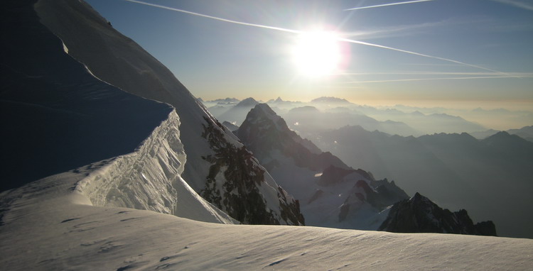 Pendant l'ascension du Mont-Blanc : au col de la Brenva Pendant l'ascension du Mont-Blanc : au col de la Brenva
