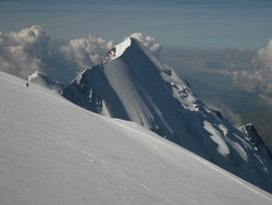Mont-Blanc : vue de Bionnassay depuis la voie normale du Gouter Mont-Blanc : vue de Bionnassay depuis la voie normale du Gouter