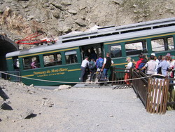 Le tramway du Mont-Blanc sur la voie normale Le tramway du Mont-Blanc sur la voie normale