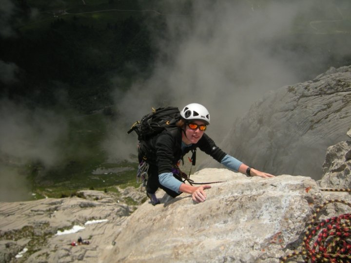 Escalade de sortie des Gants Rouges du Cardinal aux piliers de la pointe du Midi