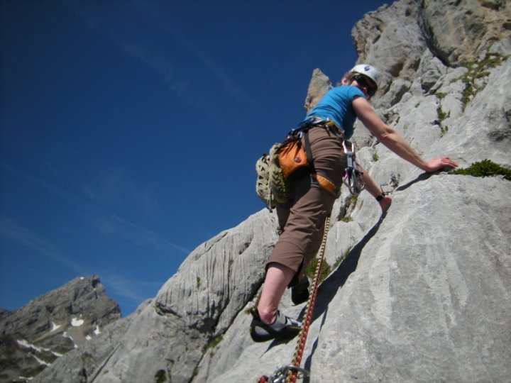 Magdalena sur les cannelures de Tchao Godillo aux piliers de la pointe du Midi