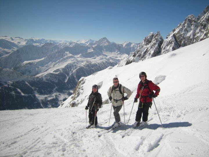 Descente à skis du glacier de Toule
