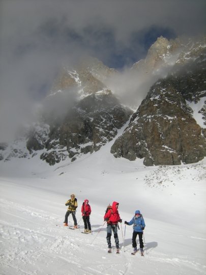 Descente du haut glacier d'Arolla, sous le Mont Collon