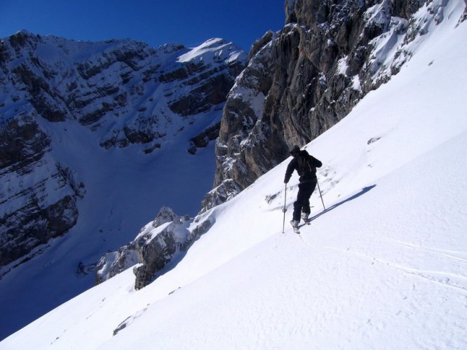 Face sud de la Pointe Blanche à skis