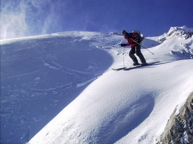 Face sud de la Pointe Blanche à skis