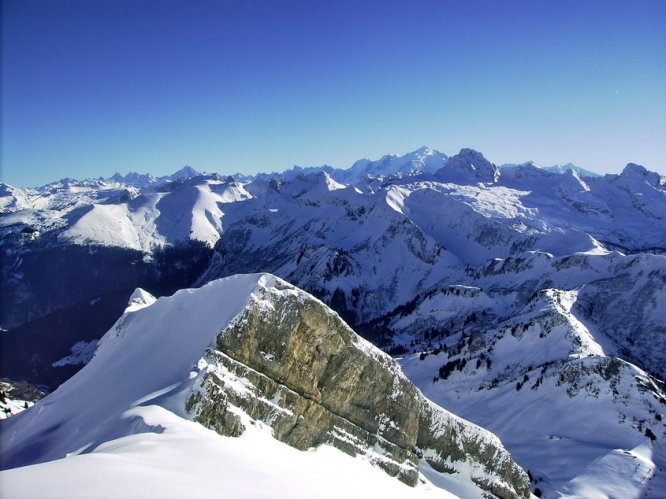 Face sud de la Pointe Blanche à skis