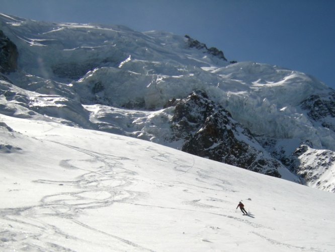 Couloir des Cosmiques à skis