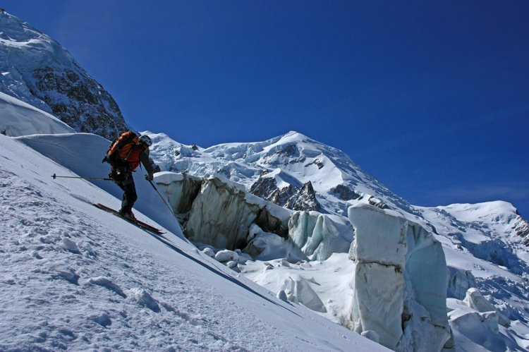 Couloir des Cosmiques à skis