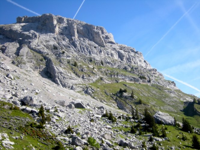 Tchao Godillo aux piliers de la pointe du Midi