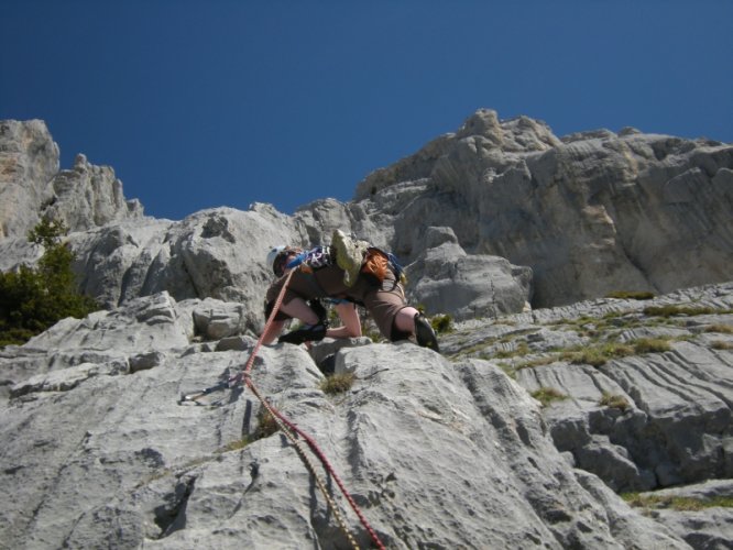 Tchao Godillo aux piliers de la pointe du Midi