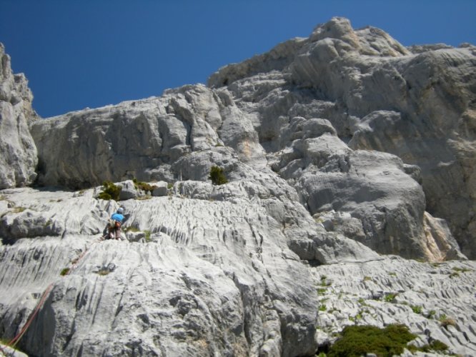 Tchao Godillo aux piliers de la pointe du Midi