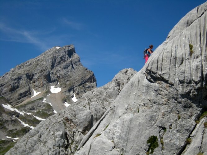 Tchao Godillo aux piliers de la pointe du Midi