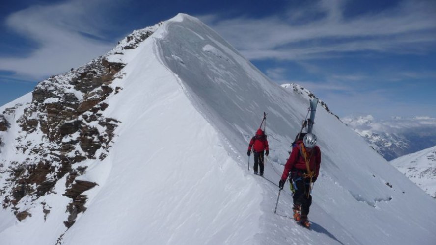 Traversée des 4000 du Mont-Rose à ski