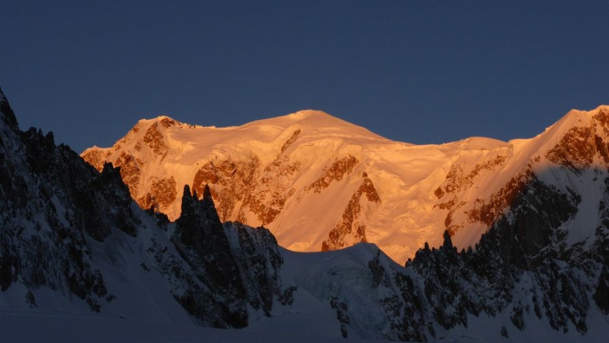 Lever de soleil sur le Mont-Blanc