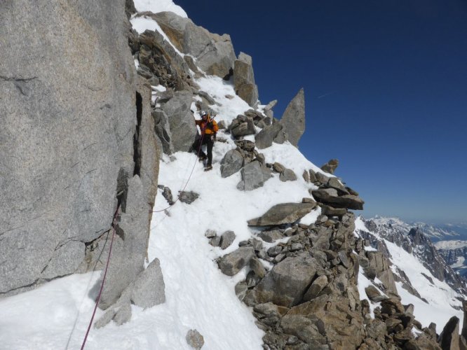 Petite descente avant la voie normale