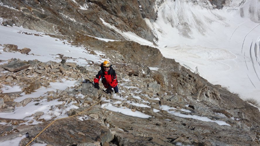 Les rochers pourris versant Est de la Pyramide