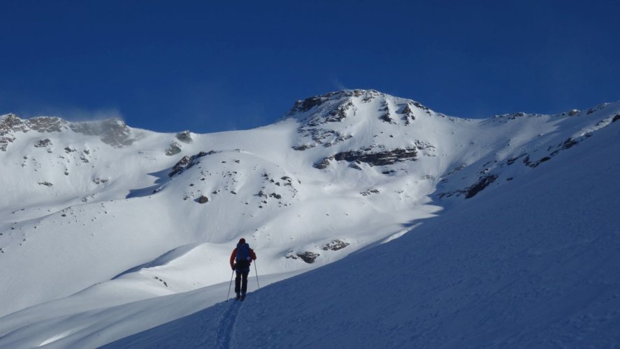 Montée à l'Albaron à skis