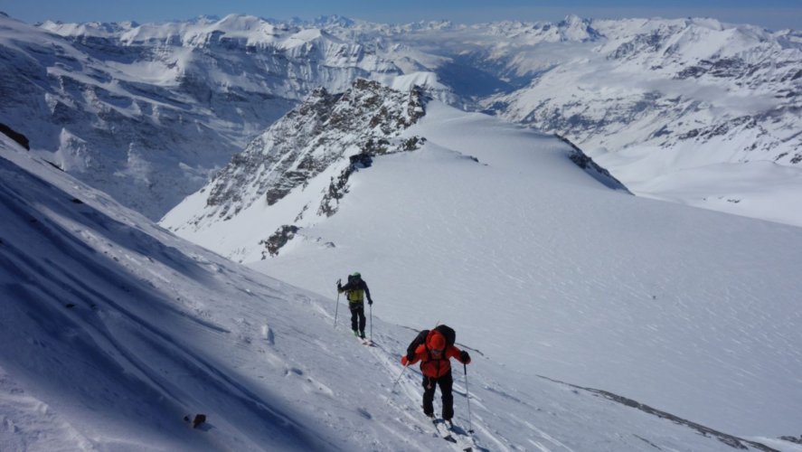 Montée à l'Albaron à skis