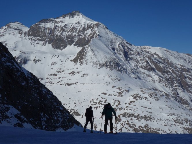 Montée aux Dents du Collerin