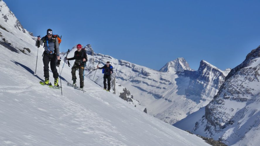 La montée au refuge Lämmeren depuis Gemmi