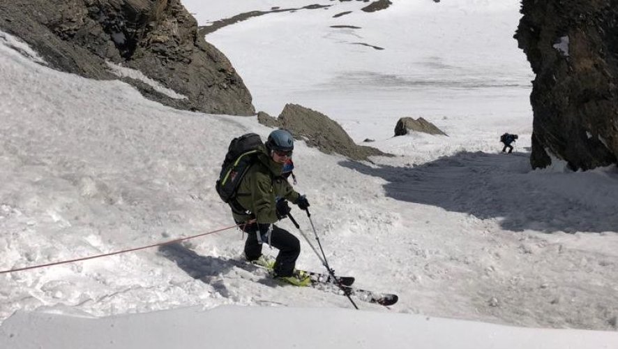 Un petit couloir en versant sud du col à l'est du Rothorn