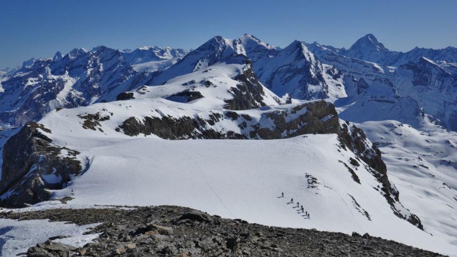 La traversée du Wildstrubel sur fond d'Oberland