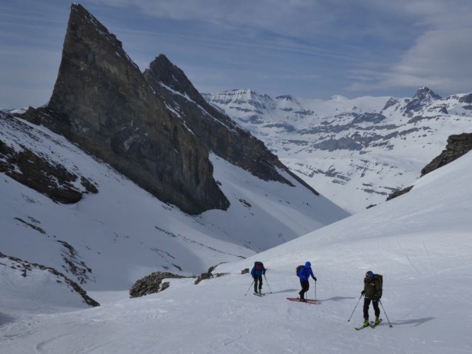 Montée vers Alte Gemmi, la belle combe de Furggentälti