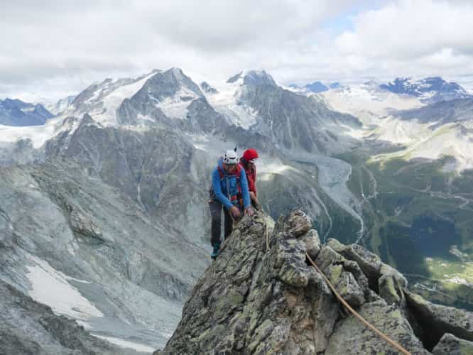 Sur l'arête ouest de la Dent de Tsalion