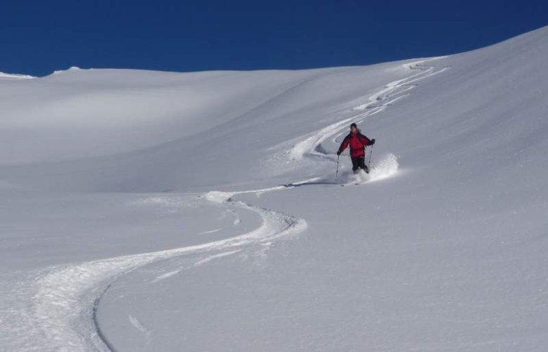 Une belle journée de poudreuse sur le désert de Platé