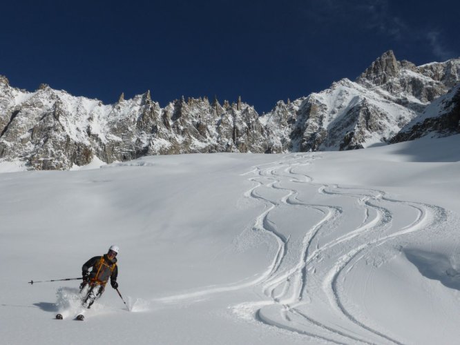 Magnifique descente du glacier des Périades