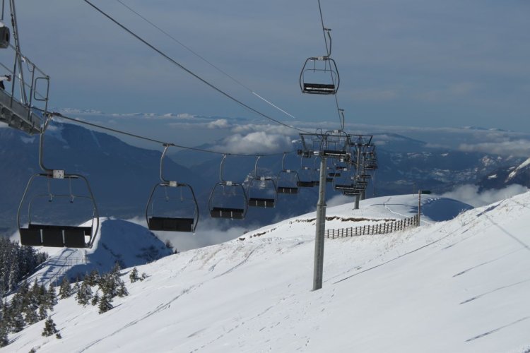 Que serait la montagne sans remontées mécaniques ? Après une belle chute de neige en novembre