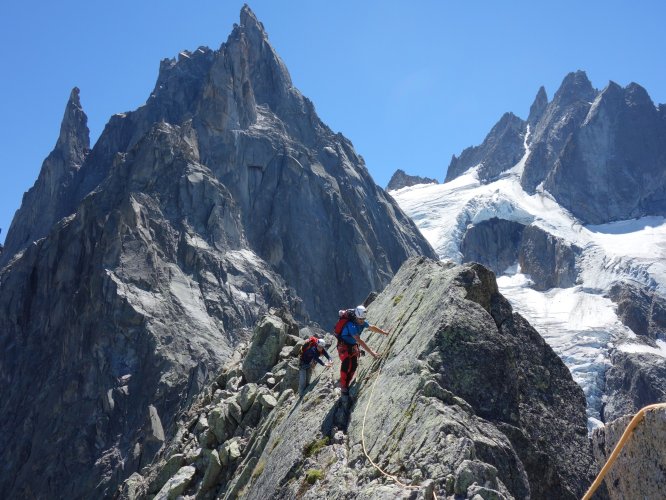 Traversée des Petits Charmoz en août