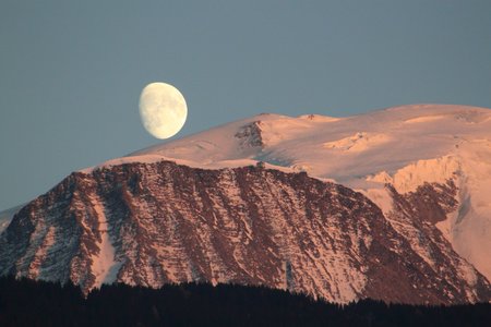 Lever de lune et Mont-Blanc