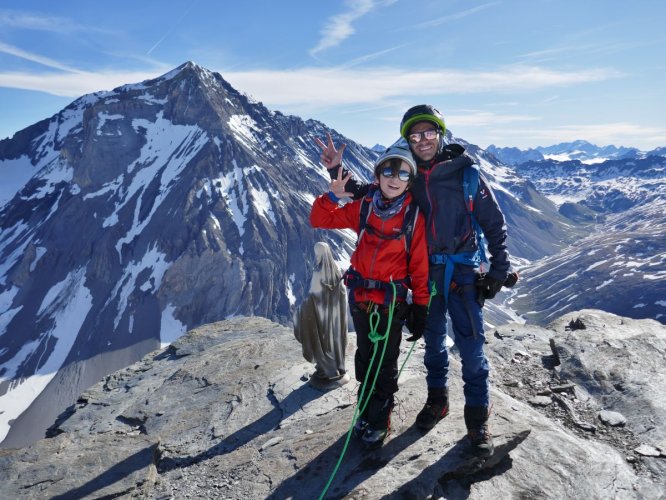 Au sommet de la pointe de la Réchasse pour un beau premier 3000 accessible aux jeunes