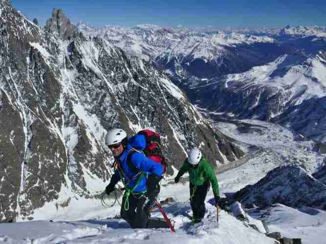 Arrivée au sommet du Petit Mont-Blanc