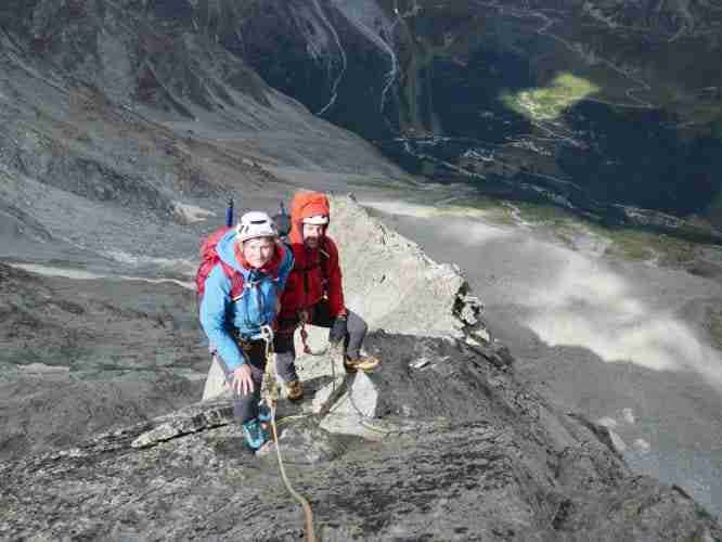 Encore seuls sur la classique arête O de la Dent de Tsalion