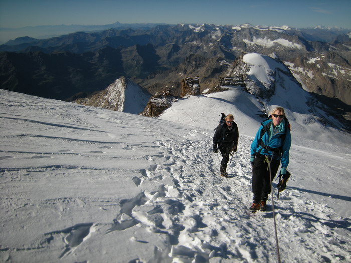 Arrivée au sommet du Grand-Paradis