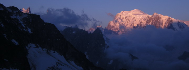 Lever de soleil sur le Mont-Blanc, en direction de la pointe Isabella (Isabelle)