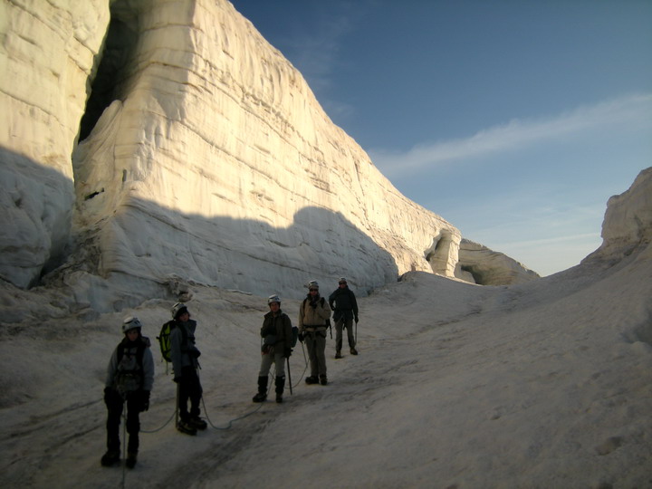 Initiation à l'alpinisme dans les crevasses du glacier de Trient